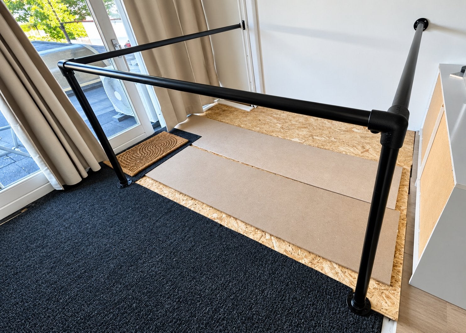 Een op maat gemaakte zwarte stalen buisbalustrade, Doe-het-zelf en Verbouw, Ophalen, Zo goed als nieuw, 100 tot 250 mm, Overige typen