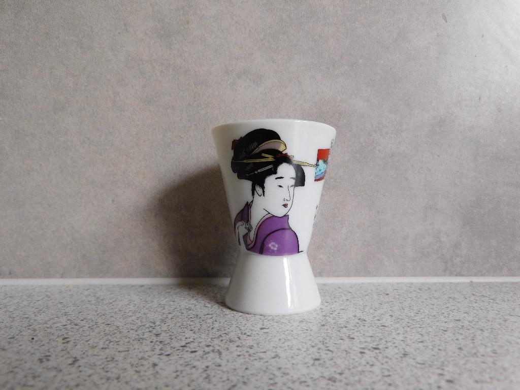 Sake Kopje 50 ml. Geisha Kimono Paars, Ophalen of Verzenden