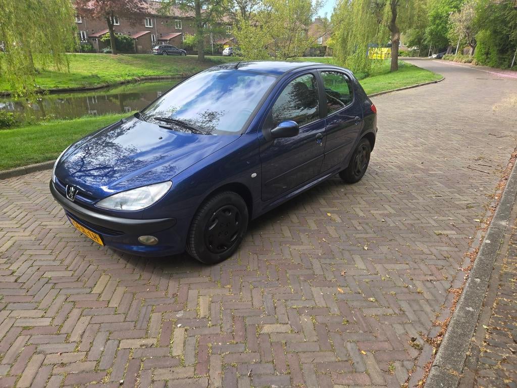 Peugeot 206 1.6 16V 5D 2002 Blauw, Voorwielaandrijving, 40 €/maand, 4 cilinders, Blauw