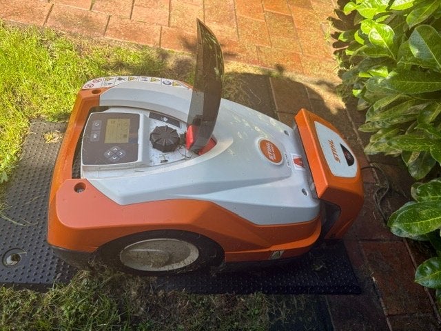 Stihl Remi 522c robotmaaier met regensensor, Tuin en Terras, Robotmaaiers, Ophalen, Gebruikt, STIHL, Met regensensor