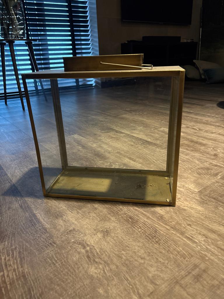 Gouden lantaarn met glazen wanden, Ophalen of Verzenden, Gebruikt, Metaal, Kandelaar
