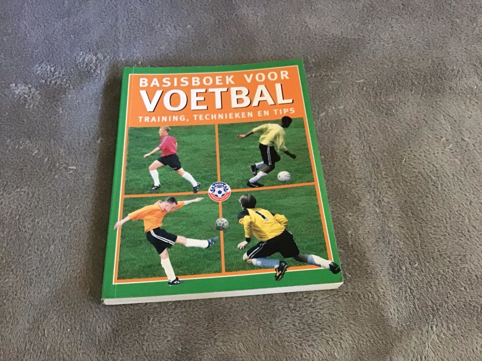 Basisboek voor Voetbal: Training, Technieken en Tips, Ophalen of Verzenden, Gelezen, Balsport