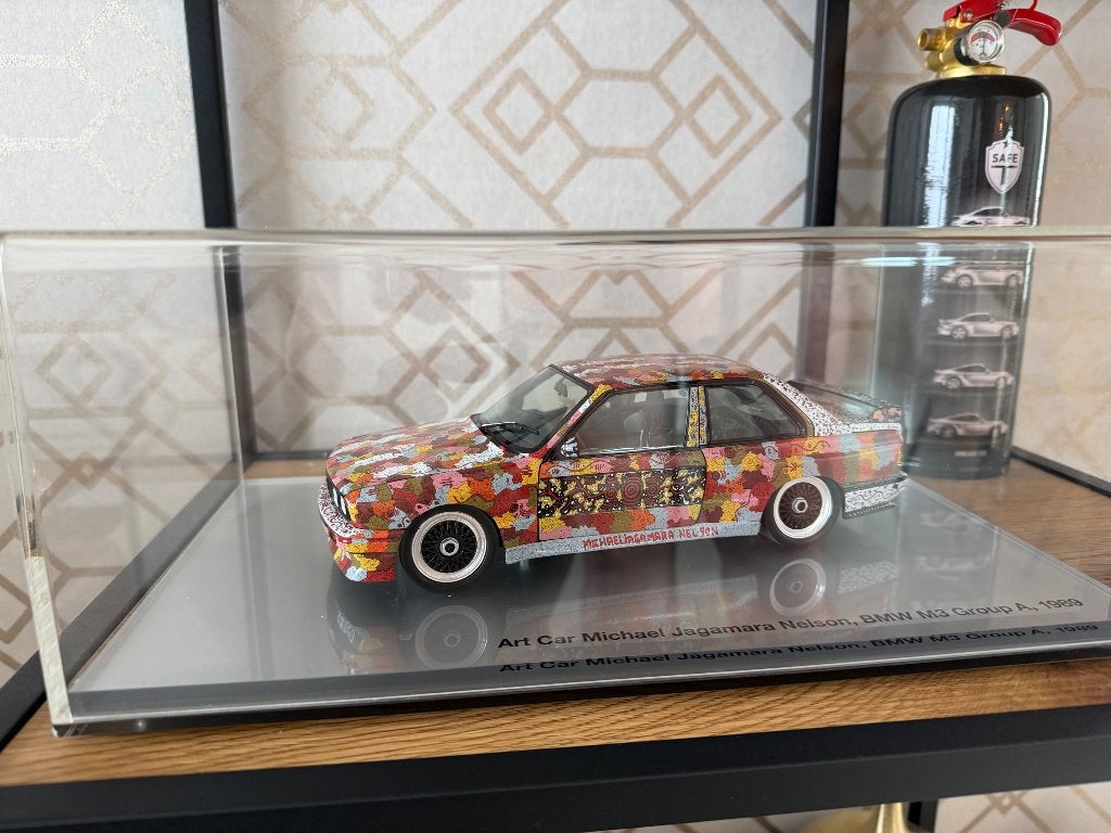 Bmw art car 1/18 jagamara, Ophalen, Zo goed als nieuw, Auto, MiniChamps