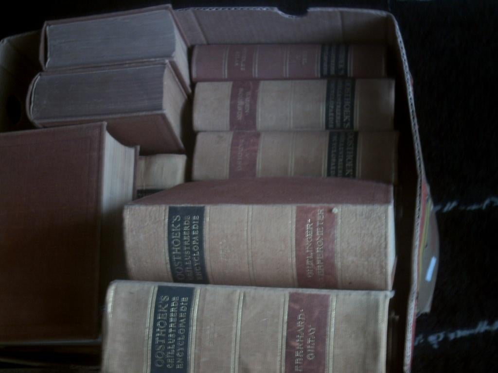 oude oosthoek encyclopedie, Ophalen of Verzenden, Gelezen