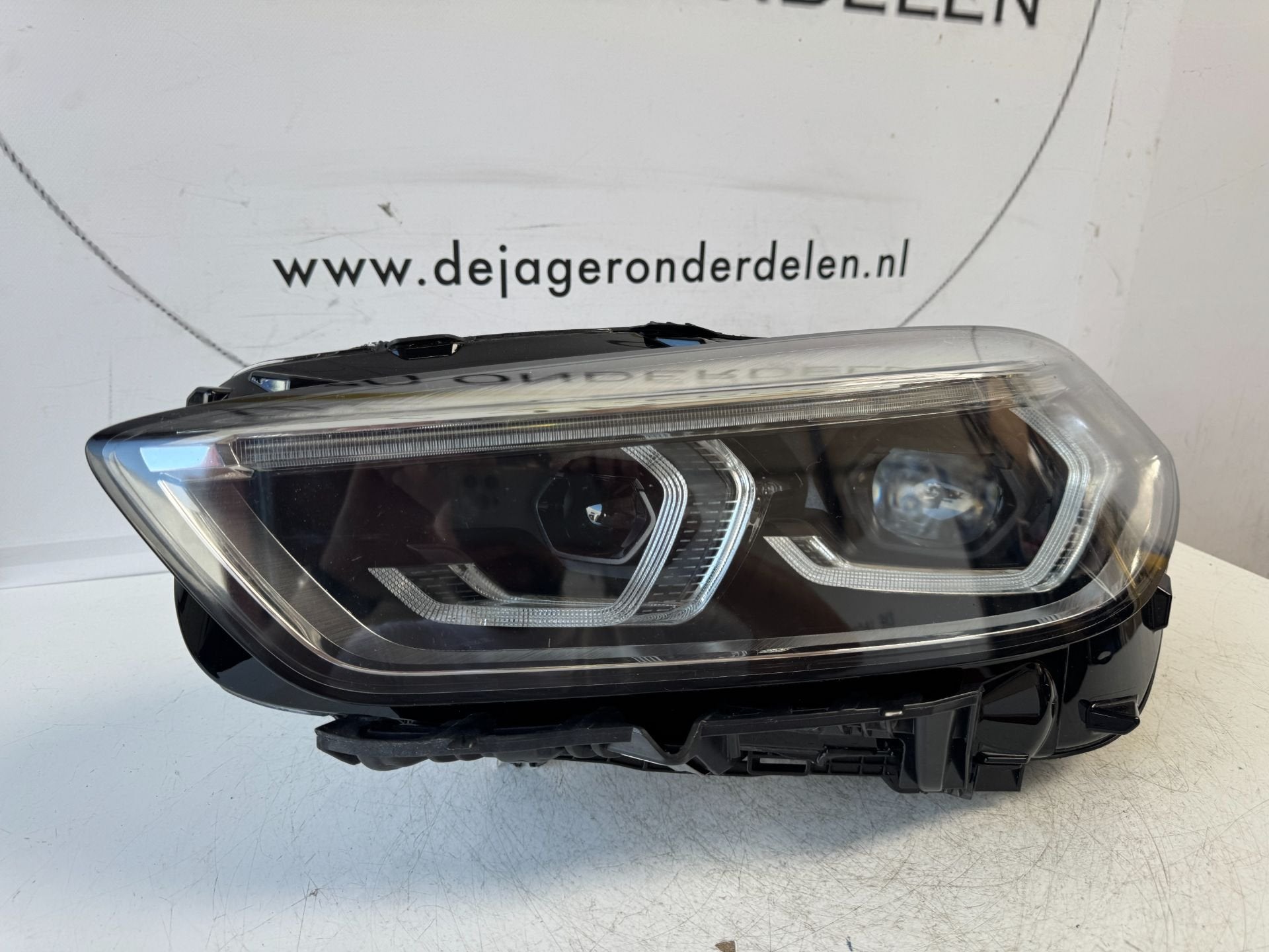 BMW F40 1 SERIE VOL LED KOPLAMP LINKS 5A1E055, Auto-onderdelen, Verlichting, Petuelring 130
80788  Munich, DE, Gebruikt, Info@bmw.de