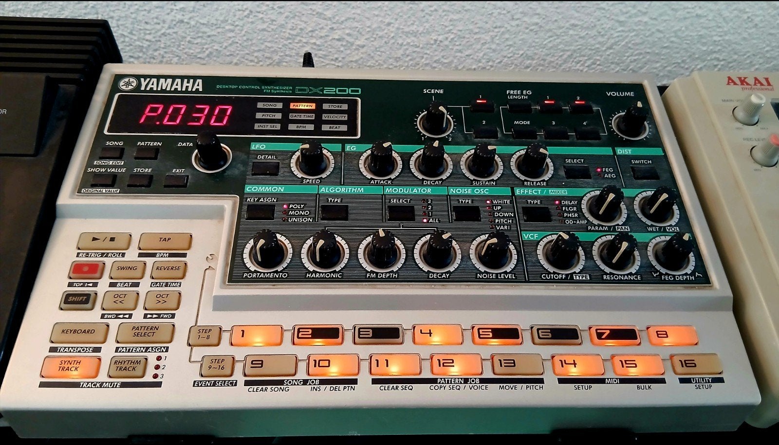 Yamaha DX 200 groove synth/drumcomputer (DX 7), Muziek en Instrumenten, Verzenden, Yamaha, Met midi-aansluiting, 61 toetsen