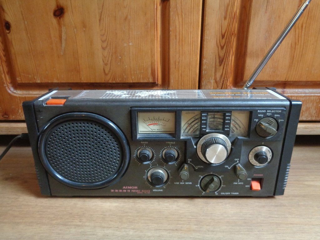 Radio Vintage AIMOR TR-105 Wereldontvanger Japan FM AM MW 3x, Ophalen, Gebruikt, Wereldontvanger
