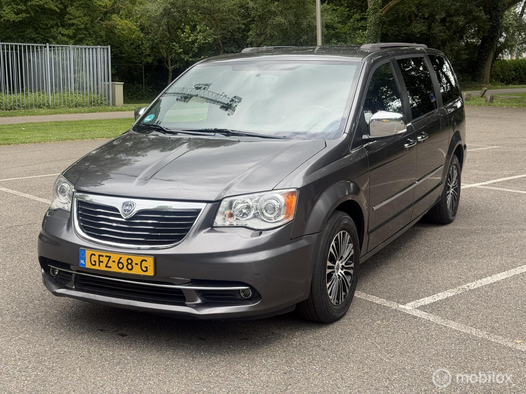 Lancia Voyager 2.8 Multijet Platinum / EXPORT PRIJS /, Auto's, Lancia, 450 kg, Gebruikt, 4 cilinders, 7 stoelen