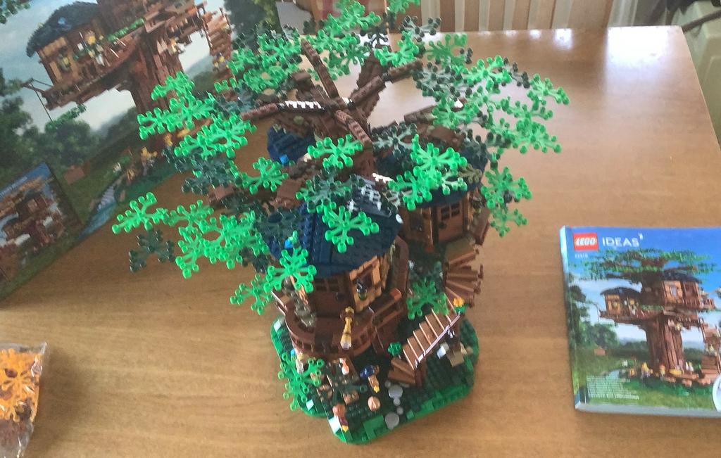 Lego ideas 21318. Boomhut, Kinderen en Baby's, Speelgoed | Duplo en Lego, Ophalen of Verzenden, Zo goed als nieuw