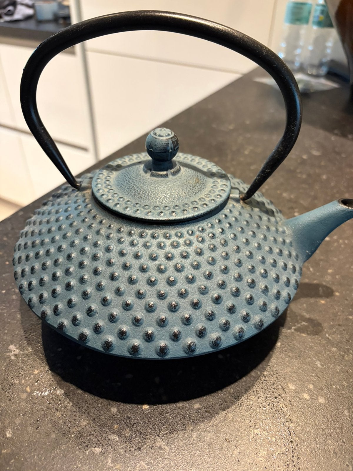 Gietijzeren theepot met schotel., Huis en Inrichting, Keuken | Keukenbenodigdheden, Ophalen of Verzenden, Zo goed als nieuw