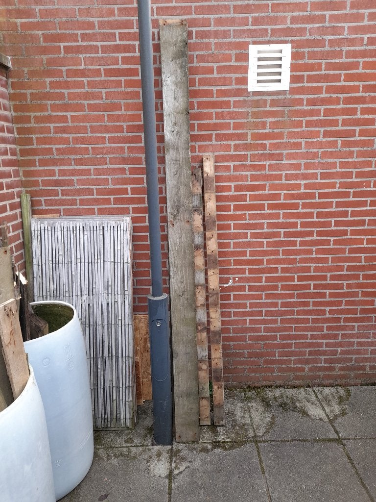 Schuttingplank oud 2.40 mtr, 6 stuks gratis, Ophalen, Gebruikt, Minder dan 3 meter, 2 meter of meer