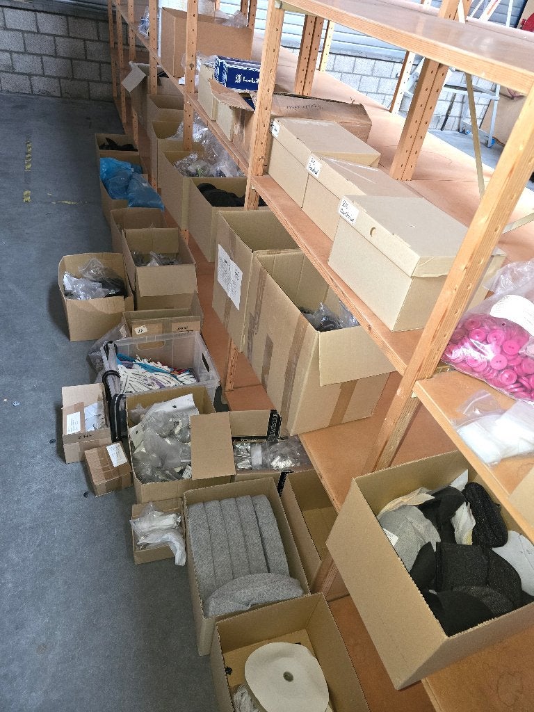 fournituren, Hobby en Vrije tijd, Ophalen, Nieuw, Knoop of Knopen