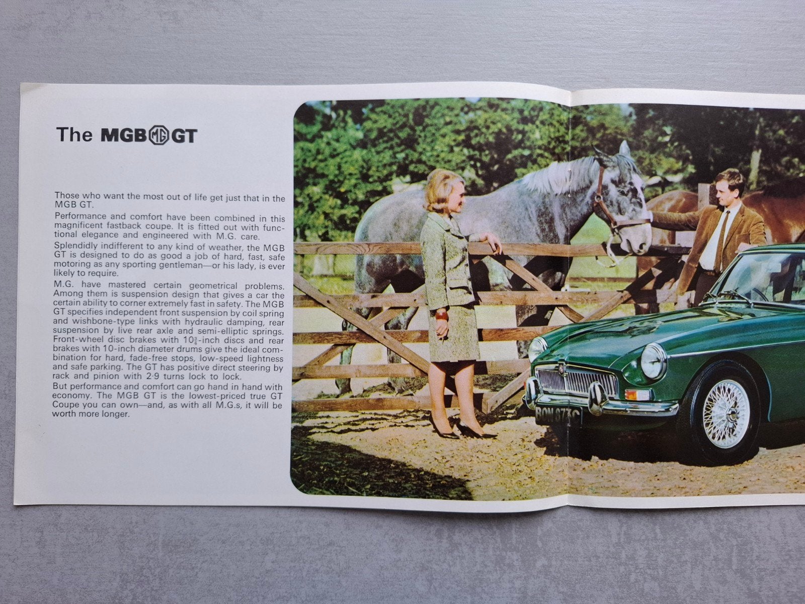MGB GT brochure - 1966, Ophalen of Verzenden, Gelezen, Overige merken