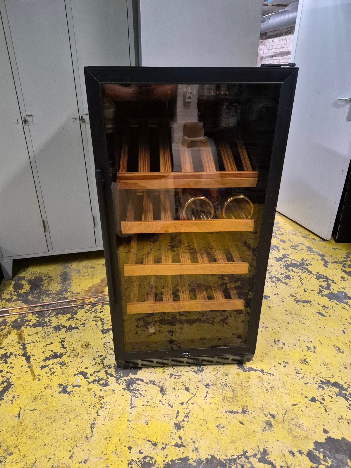 CoolVaria Wijnkoelkast met Houten Planken, Gebruikt, 15 tot 25 flessen, Ophalen of Verzenden, 75 – 100