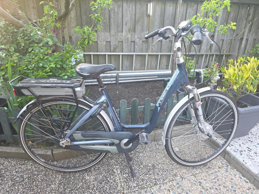 Elektrische damesfietsen 2 stuks voor onderdelen, Fietsen en Brommers, Brommeronderdelen | Snorfietsen, Gebruikt, Spartamet, Overige typen