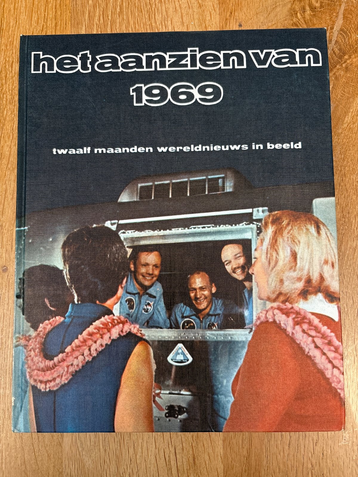 Het Aanzien Van 1969: Twaalf Maanden Wereldnieuws, Ophalen of Verzenden, Gelezen, Overige typen