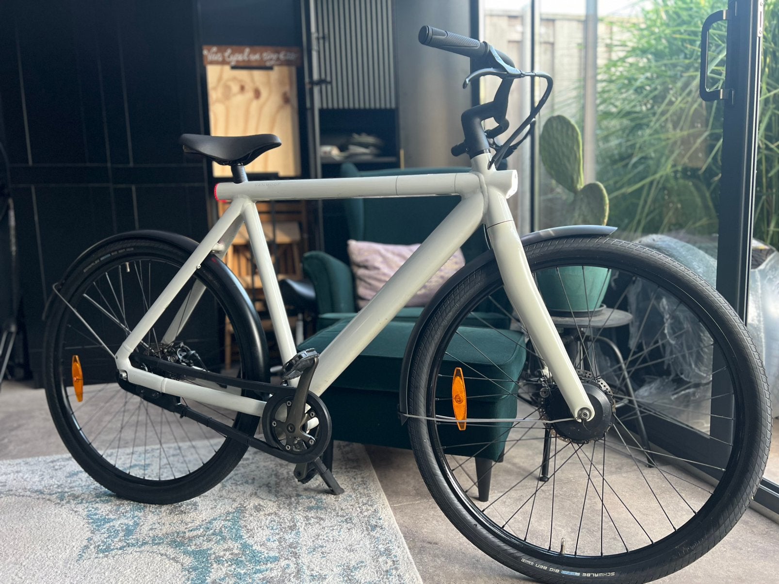 Vanmoof s2 fog white 32 km, Fietsen en Brommers, Elektrische fietsen, 59 cm of meer, Ophalen, Zo goed als nieuw, Overige merken