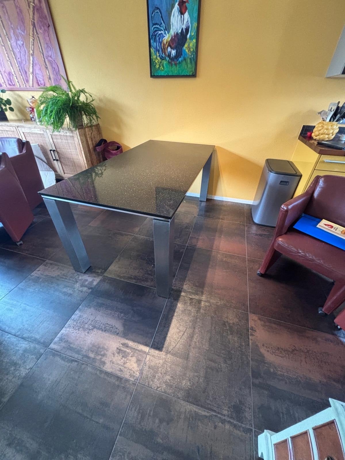 Eettafel met granieten galaxy blad (Nuovo Design Eclio), Huis en Inrichting, Ophalen, Overige materialen, Gebruikt, 50 tot 100 cm