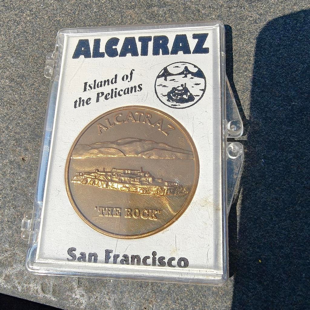 Vintage ALCATRAZ “THE ROCK” PRISON MEDAL - SAN FRANCISCO, Verzamelen, Ophalen of Verzenden, Overige onderwerpen