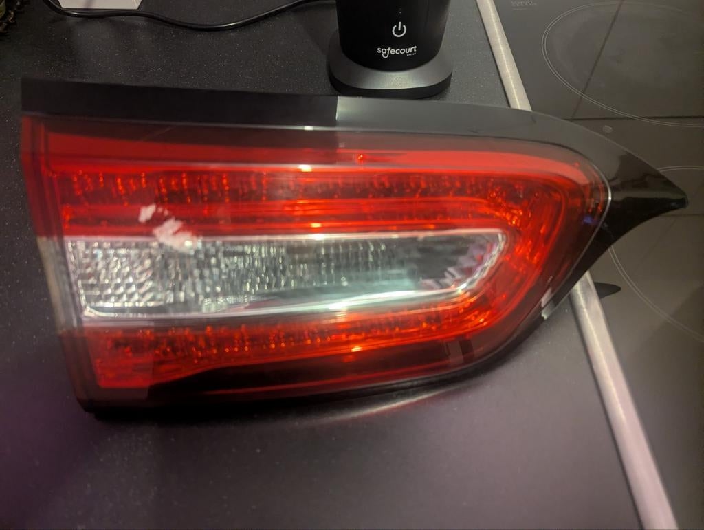 Nieuw achterlicht Jeep Cherokee mobis kofferbak gedeelte, Ophalen