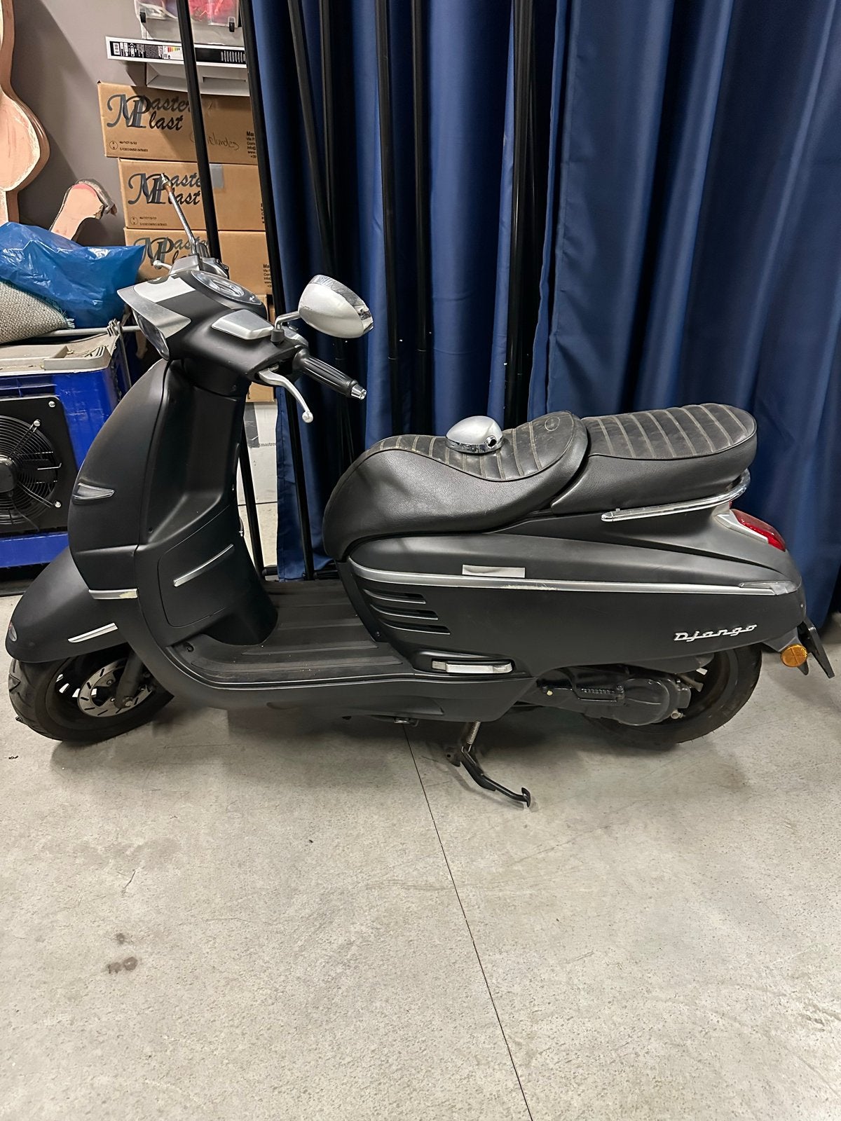 Peugeot Django 2017 - Geschorst, lichte schade, 12500 km, Ophalen, Gebruikt, Benzine, Overige modellen