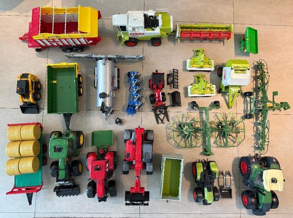 Bruder trekker, tractor, dorsmachine, strooier, hark, maaier, Kinderen en Baby's, Speelgoed | Speelgoedvoertuigen, Ophalen, Gebruikt