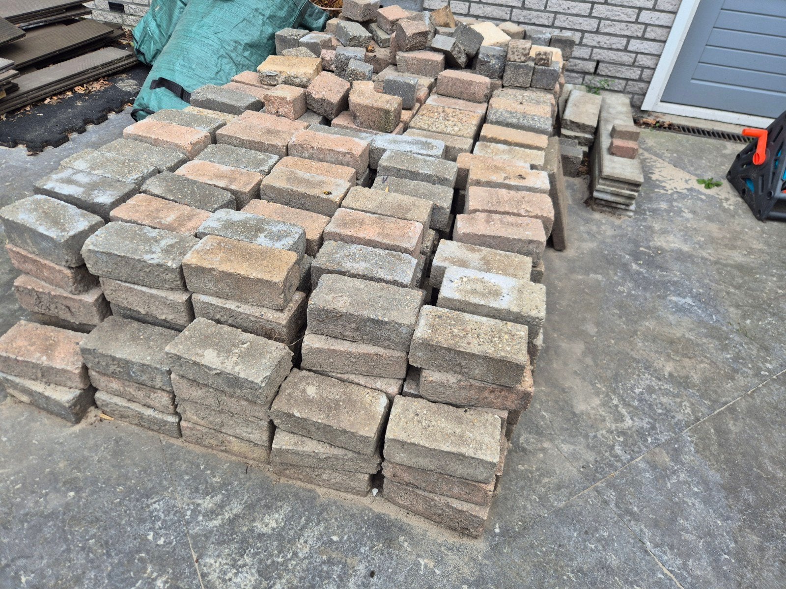 Gratis klinkers, Tuin en Terras, Tegels en Klinkers, Ophalen, Gebruikt, Beton, Klinkers