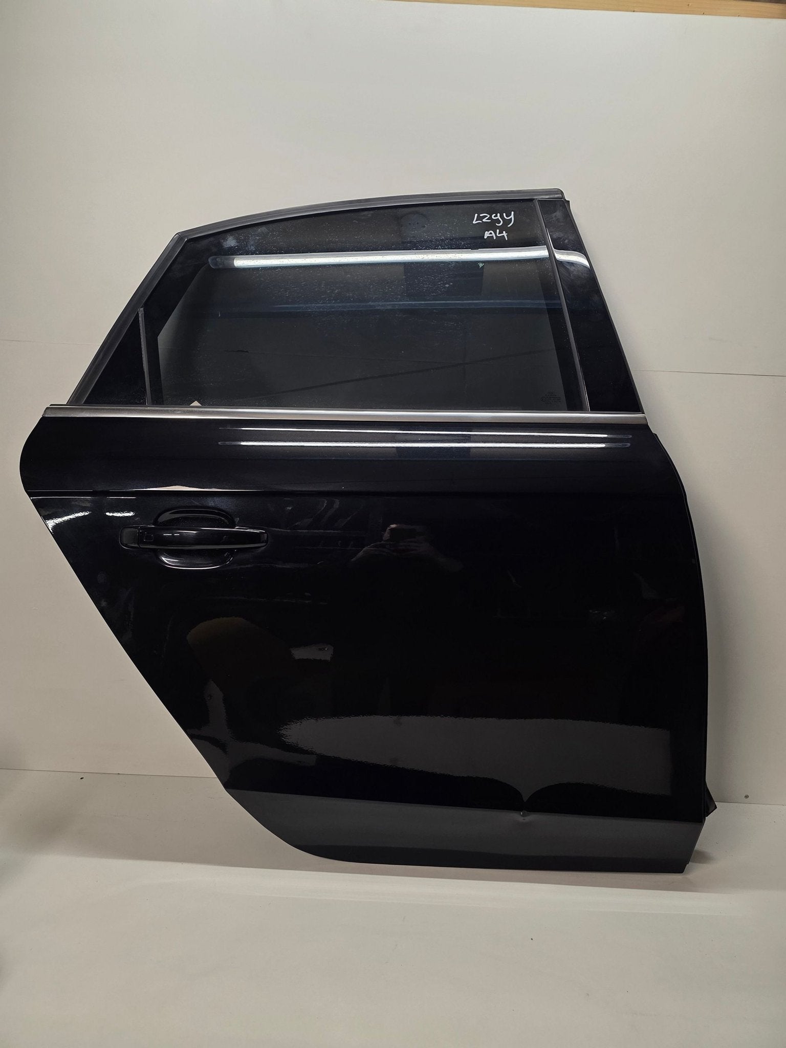 Portier Deur Rechts-Achter LZ9Y Audi A4 B8 8k2 Sedan 2014, Gebruikt, Achter, -, -