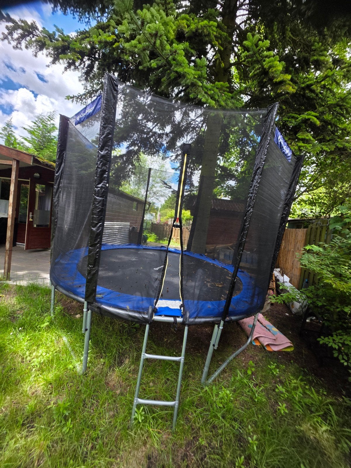 Trampoline te koop met veiligheidsnet en ladder, Ophalen, Gebruikt