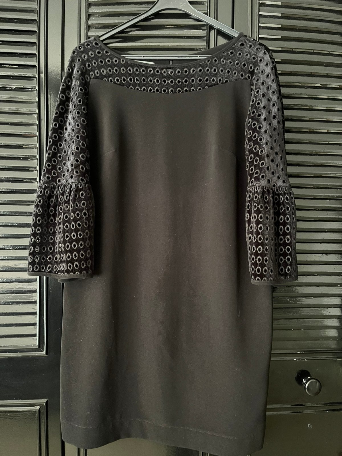 Sandro Ferrone Zwarte Jurk met broderie Mouwen, Maat 38/40 (M), Zwart, Ophalen of Verzenden, Zo goed als nieuw