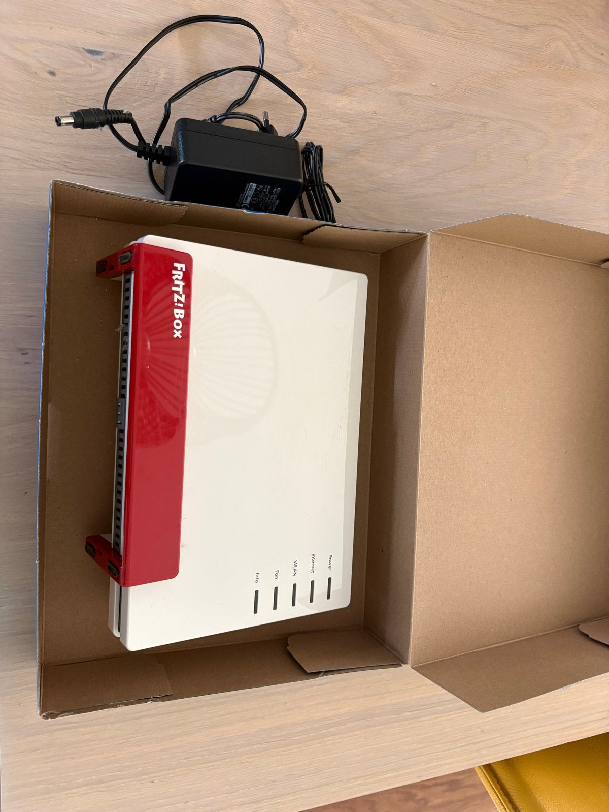 FRITZ!Box 7581 router, Ophalen of Verzenden, Nieuw, Router