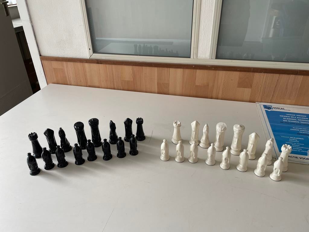 Unieke Schaakstukken - Zwart en Wit, Ophalen of Verzenden, Gebruikt, Schaken