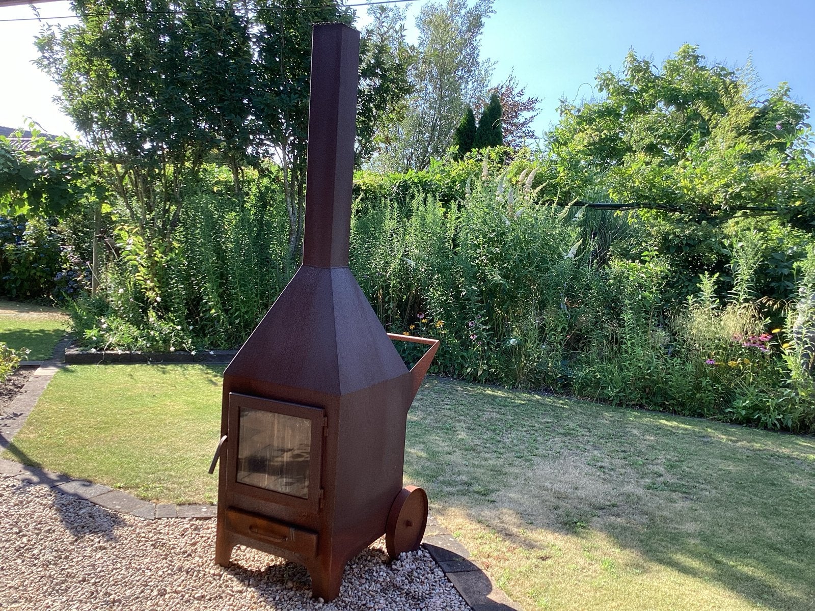 Stoere Cortenstaal Tuinhaard met Vuurvaste Deur en Wielen, Ophalen, Gebruikt