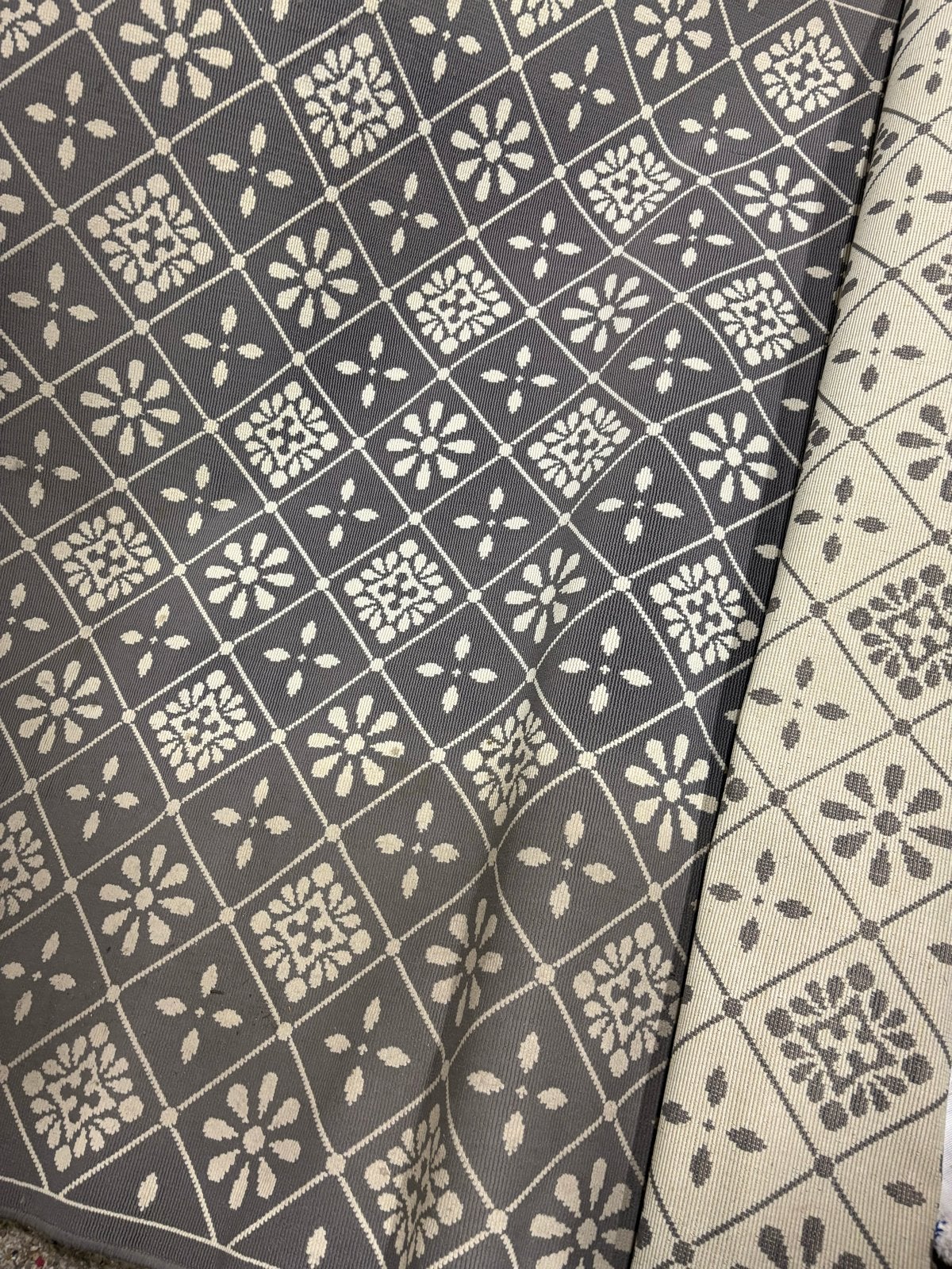 Grijs/crème kleed met bloemenpatroon 160-240, 150 tot 200 cm, Ophalen of Verzenden, Zo goed als nieuw, Grijs