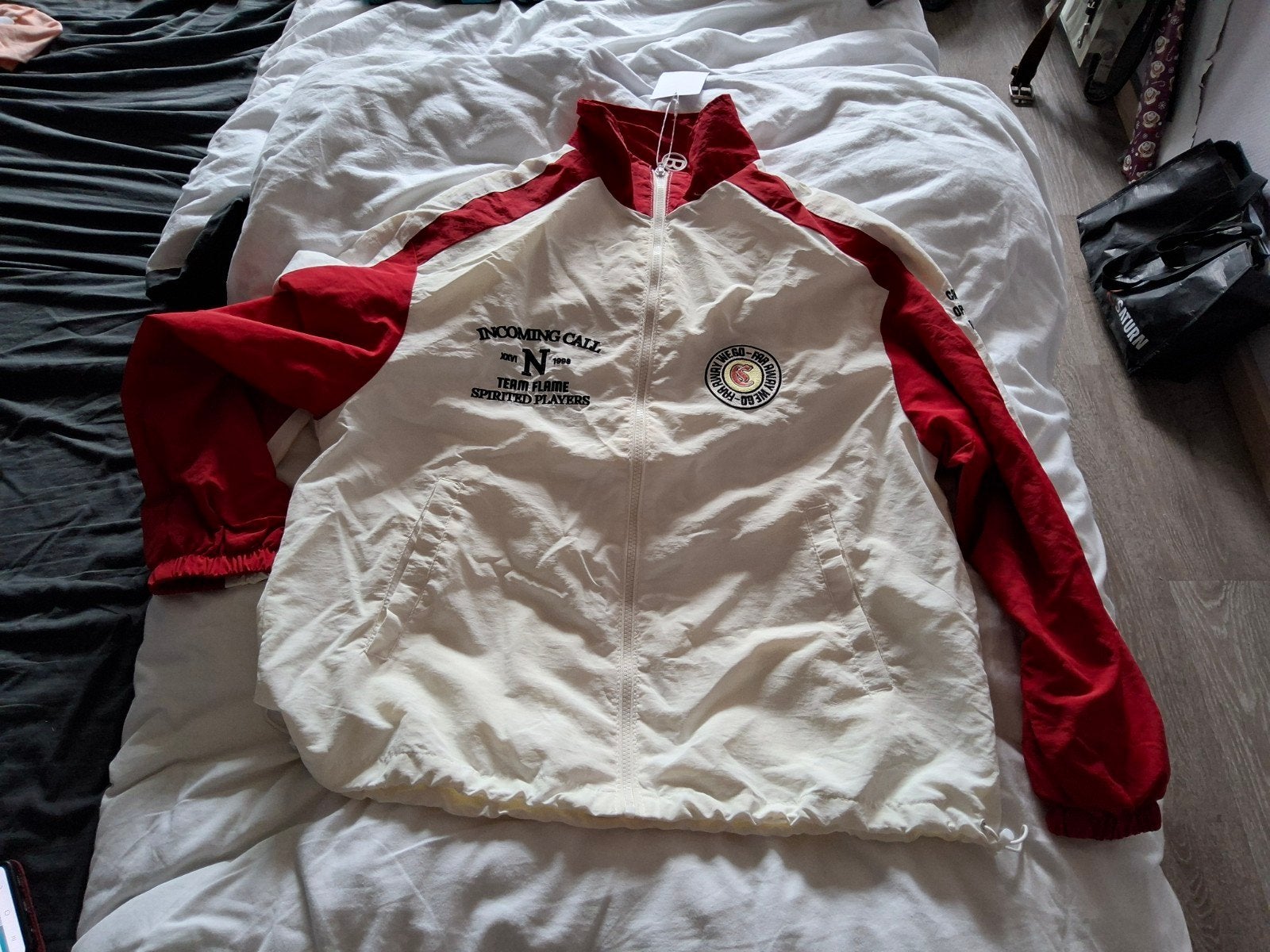 Leuke jas, Maat 38/40 (M), Nieuw, Rood, Bershka
