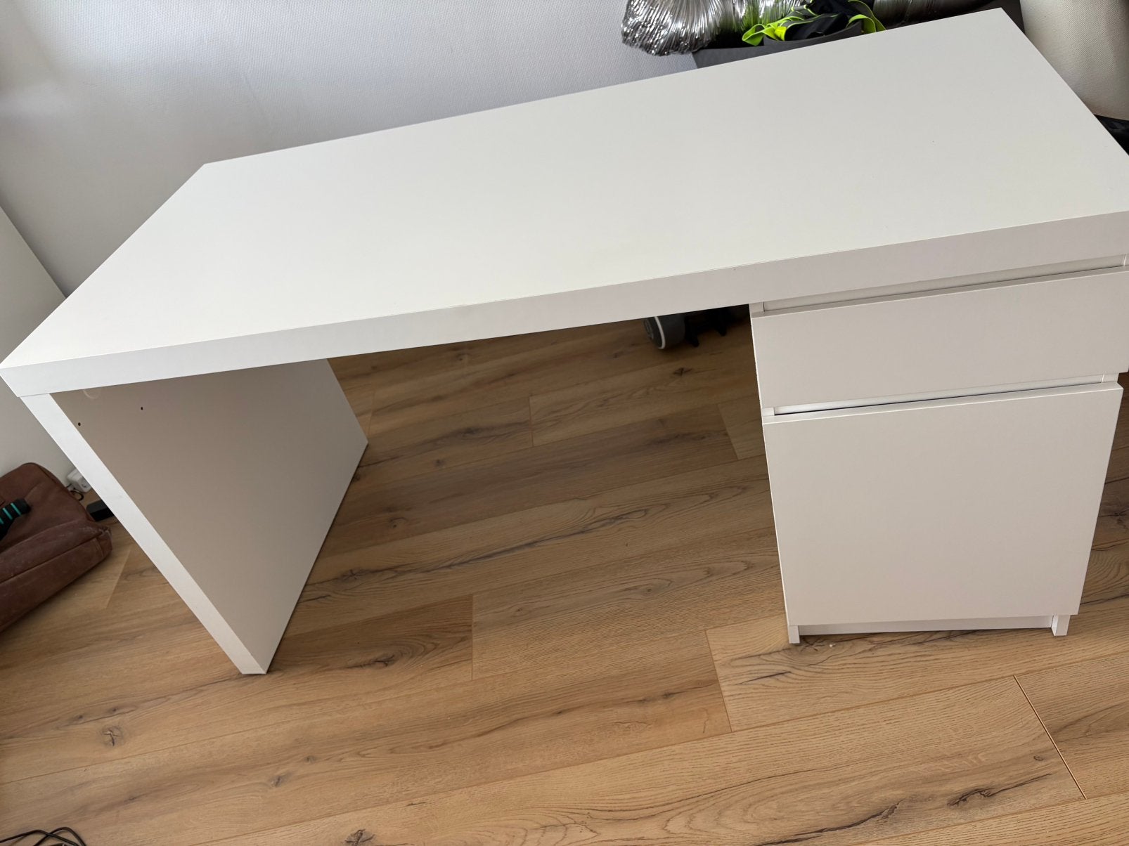 IKEA Bureau Malm Wit, Huis en Inrichting, Bureaus, Overige typen, 65 cm, Ophalen of Verzenden, Zo goed als nieuw