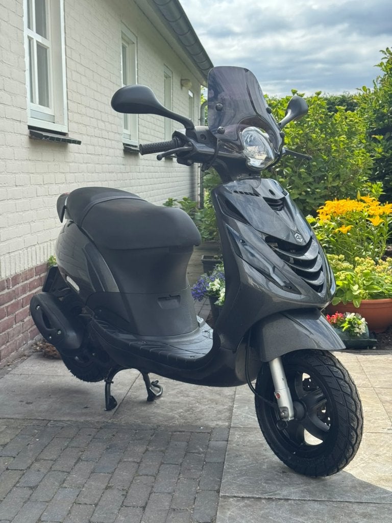 ⭐️Piaggio zip 2020 full option 1e eigenaar 9000 Km⭐️, Niet ingevuld, Niet ingevuld, Niet ingevuld