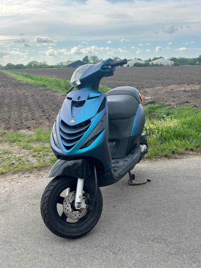 Piaggio zip, Fietsen en Brommers, Scooters | Piaggio, Gebruikt, Zip, Benzine, Ophalen