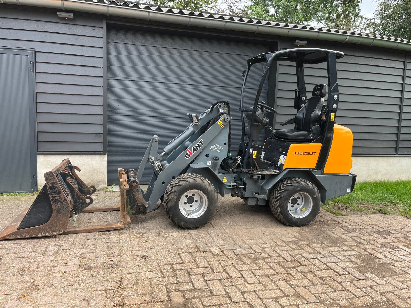 Giant 332swt zeer veel opties!!! Slechts 995 uur heft 1000KG, Ophalen of Verzenden, Wiellader of Shovel