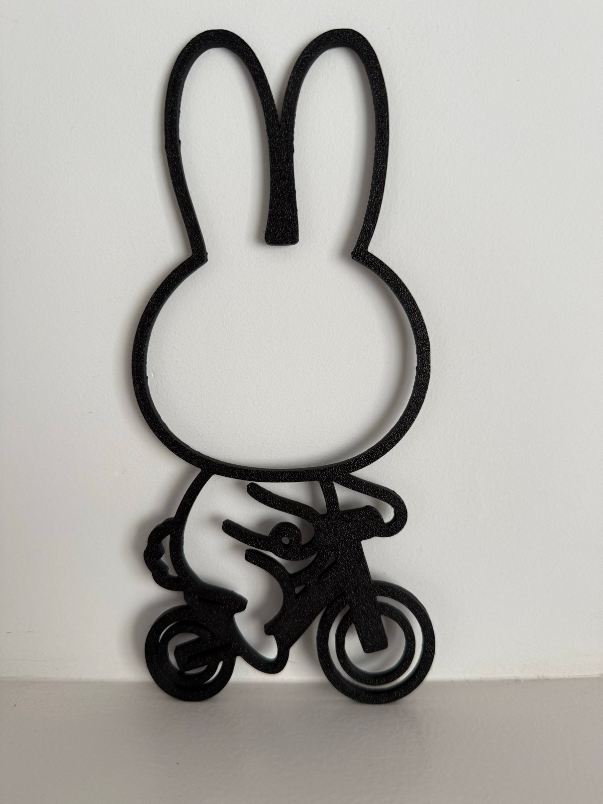 Nijntje/Miffy op de fiets wanddecoratie - 20cm, Verzenden, Nieuw, Kunststof, Decoratieobject