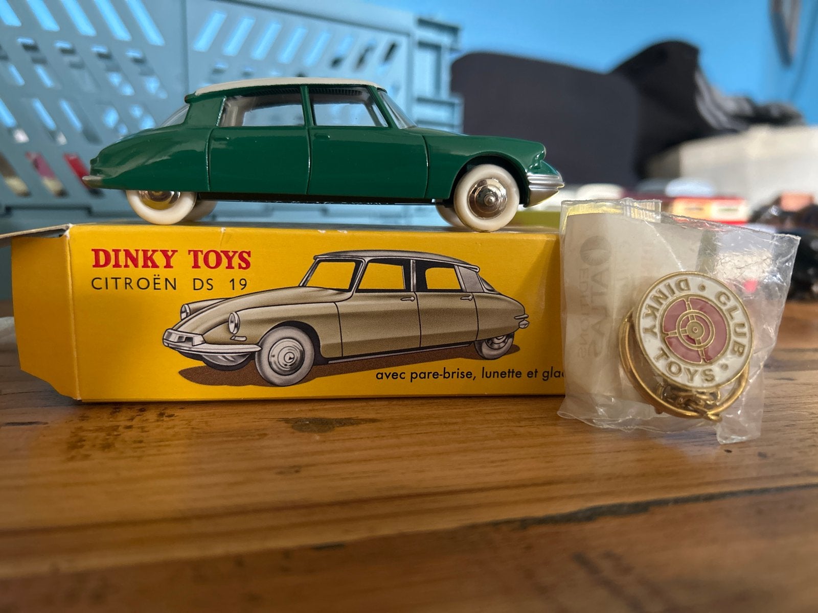 Dinky Toys Citroën DS 19 met doos en Dinky Club speld, Ophalen of Verzenden, Zo goed als nieuw, Auto, Dinky Toys
