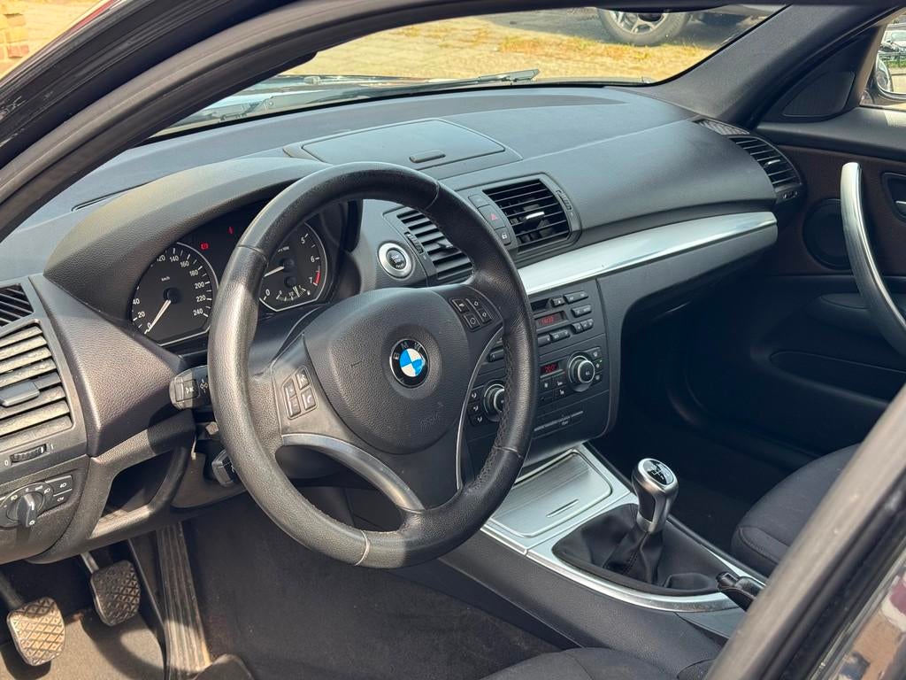 BMW 1-serie 116i High Executive | AIRCO, STOELVERWARMING, CR, 1-Serie, Euro 5, Zwart, 4 cilinders