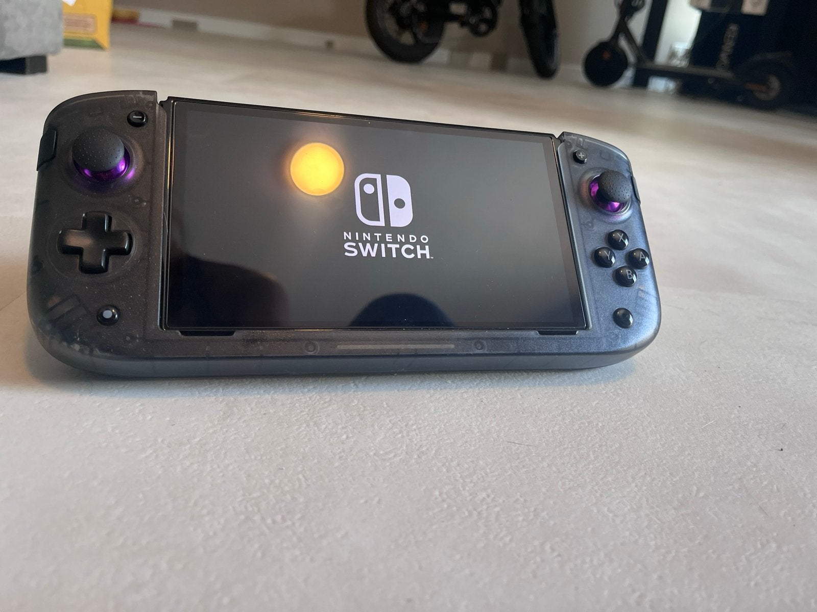 (Only pickup) Nintendo Switch OLED met Nitro Deck, Ophalen of Verzenden, Zo goed als nieuw, Met 2 controllers, Switch OLED