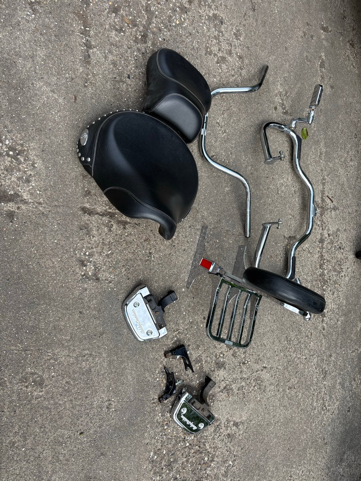 Softail onderdelen: Zadel, Valbeugel, Luchtfilter, Sissybar, Gebruikt, Harley benelux, Harley, Ophalen of Verzenden