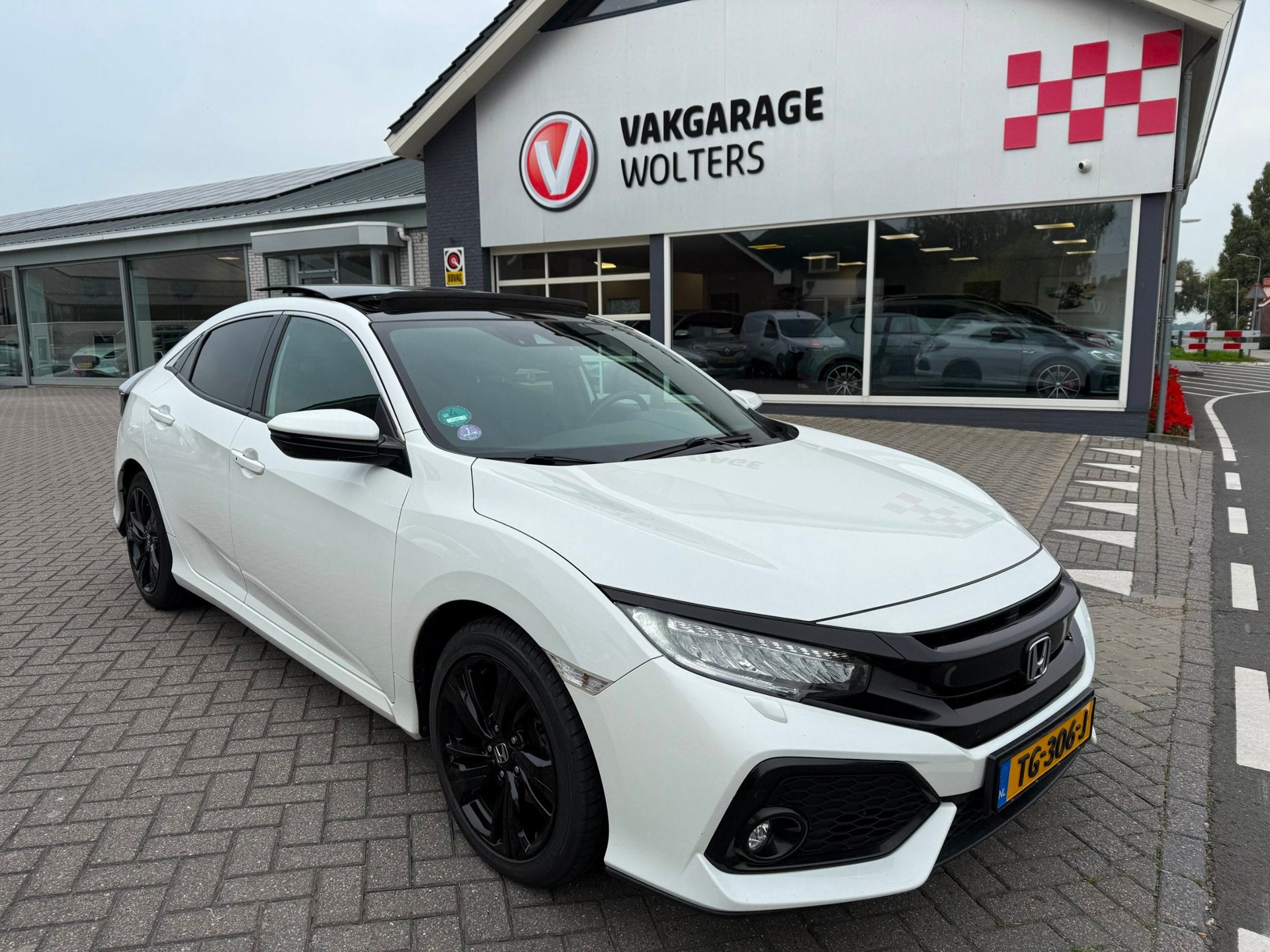 Honda Civic 1.0 i-VTEC Executive RIJKLAARPRIJS!, Auto's, Stof, Gebruikt, Origineel Nederlands, Bedrijf