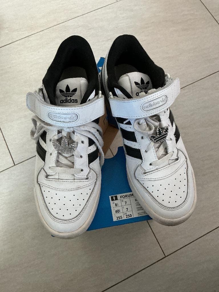 Adidas forum low maat 40 2/3 met doos, Adidas, Ophalen of Verzenden, Sneakers of Gympen, Gedragen