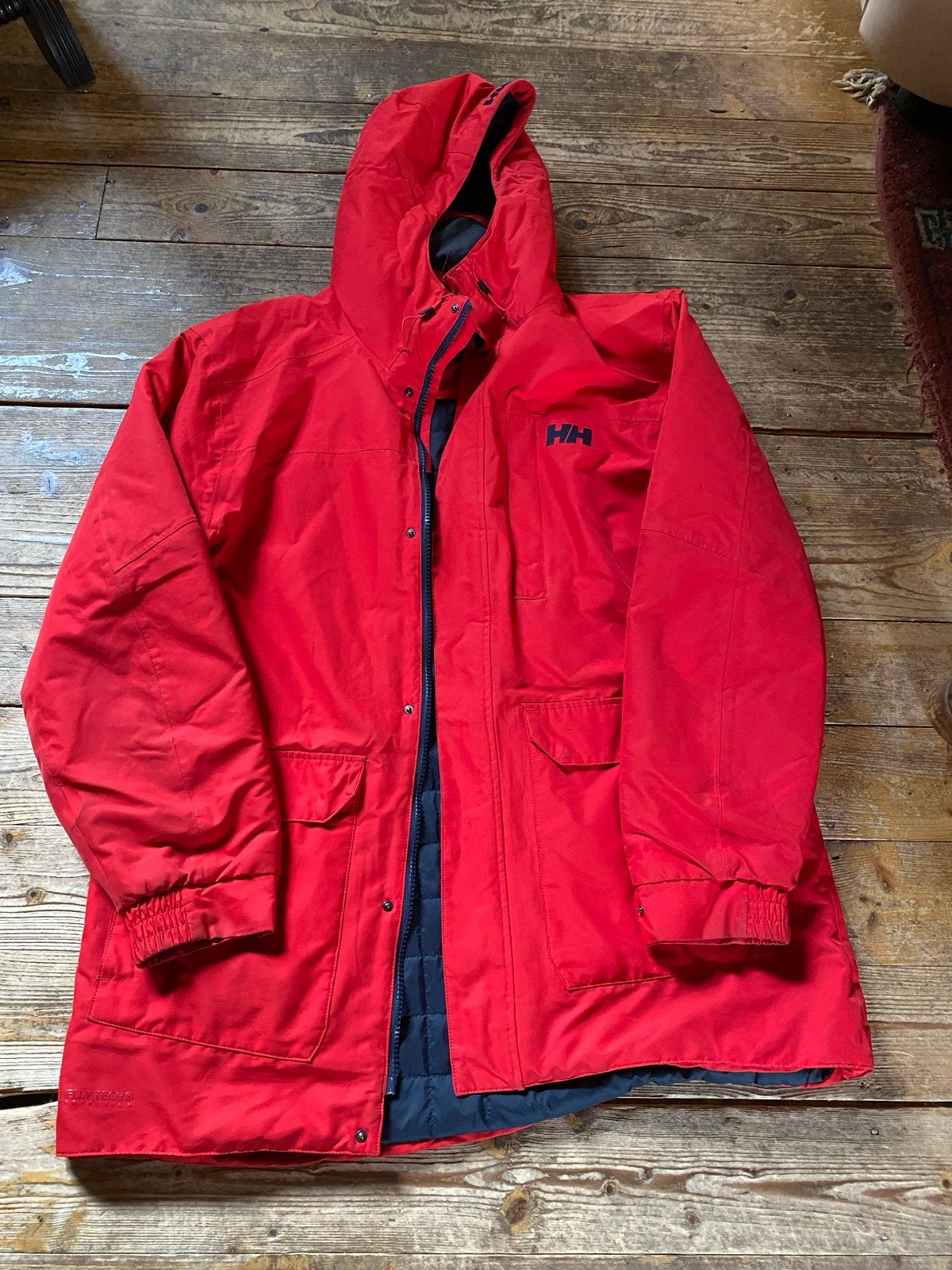 Helly Hansen Winterjas 2XL - Gedragen met lichte vlekjes, Kleding | Heren, Jassen | Winter, Ophalen, Gedragen, Overige maten, Rood