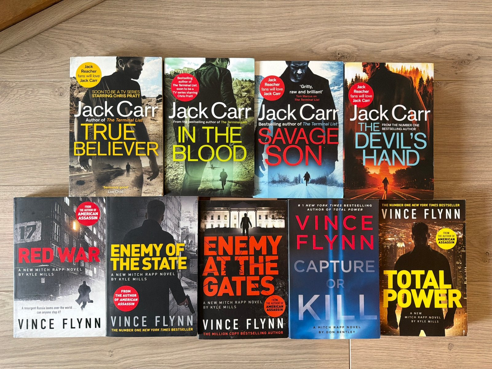 Jack Carr & Vince Flynn boekenpakket - 9 thrillers, Ophalen of Verzenden, Gelezen