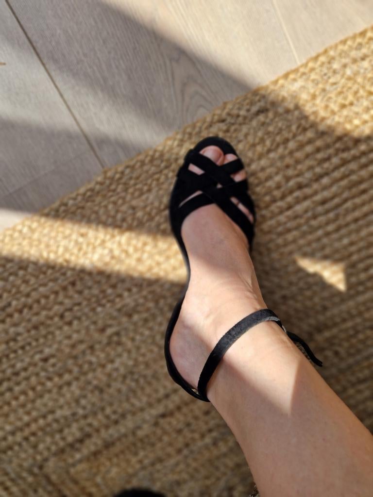 Ugg zomer sleehak sandaal maat 40, UGG, Zwart, Zo goed als nieuw, Sandalen of Muiltjes