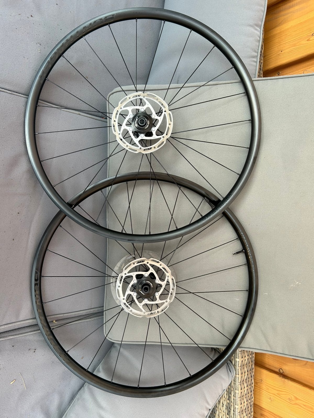 Bontrager Paradigm 23 Wheels + Disc, Fietsen en Brommers, Fietsonderdelen, Zo goed als nieuw, Wiel, Aluminium, Gravelbike, Ophalen